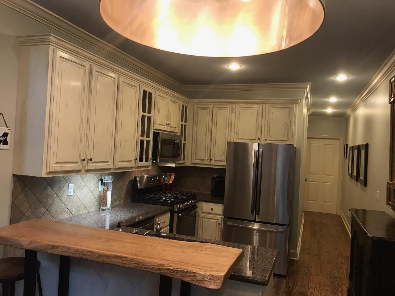 Beautifully appointed townhome, a  few steps to Oxford's historic square!