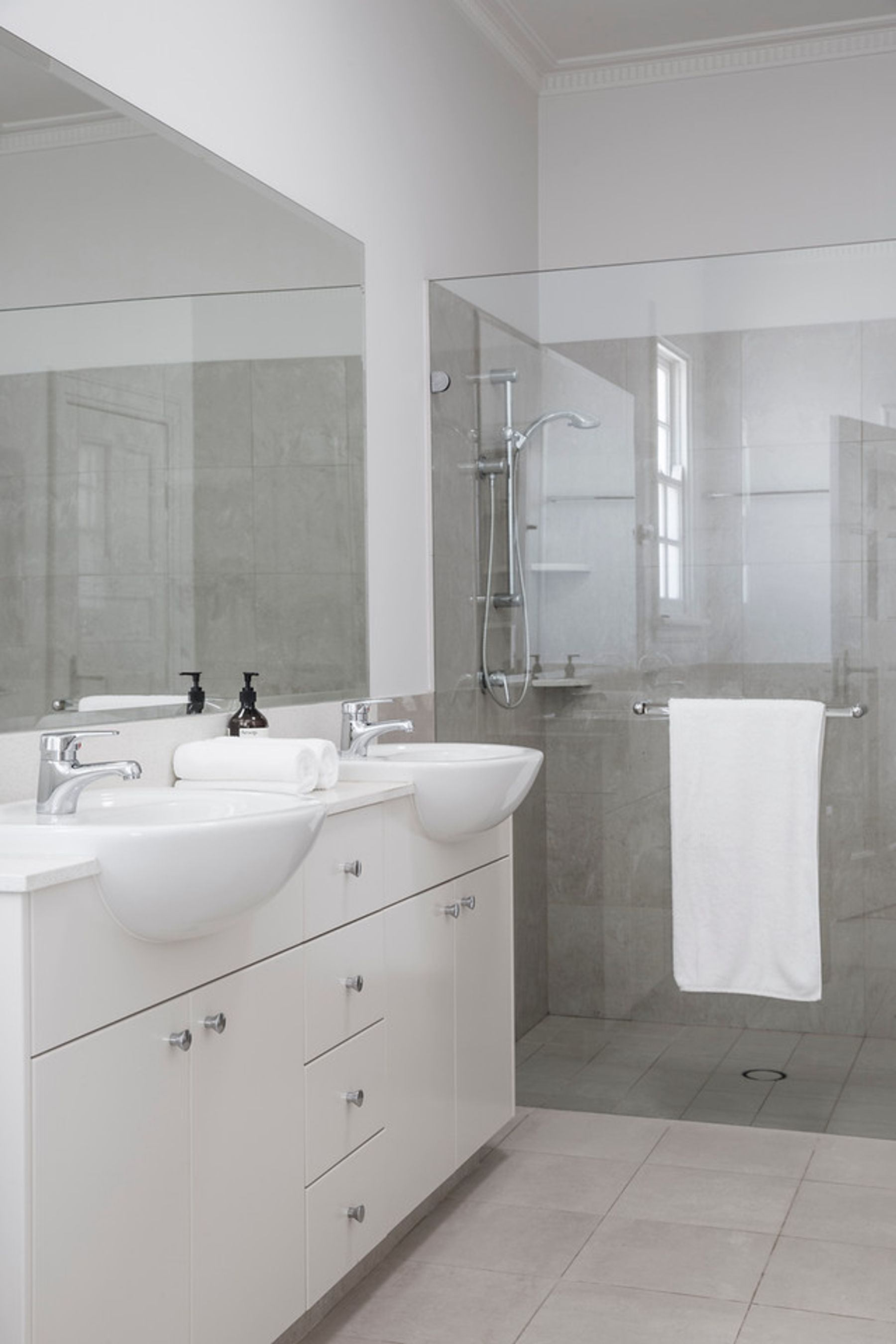 Luxury Villas Kambala (With Car Parking) — image 26