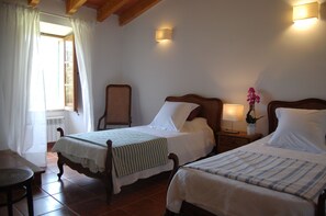 5 Schlafzimmer, Bügeleisen/Bügelbrett, WLAN, Bettwäsche