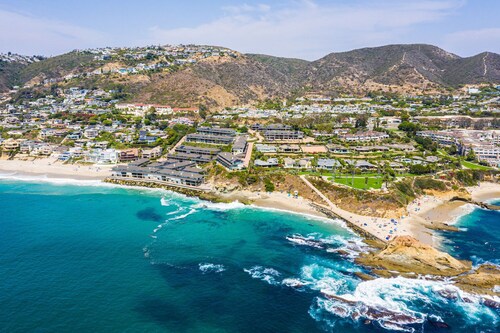 INCREDIBLE LOCATION, Panoramic Ocean View Townhome with Private Beach Access!