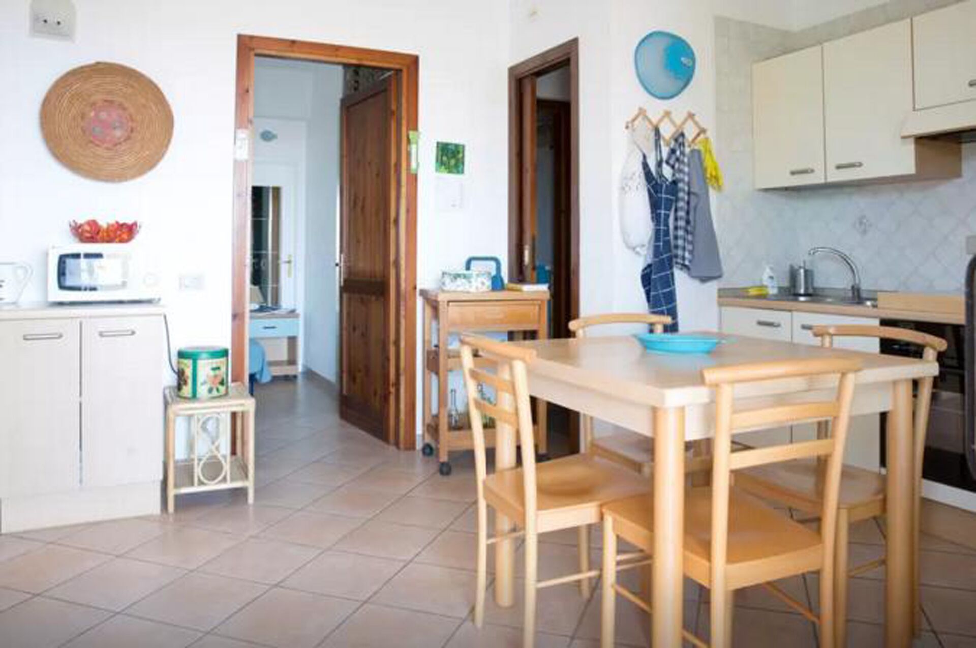 House with garden in Coral Harbour, close to the sea, for families and not only