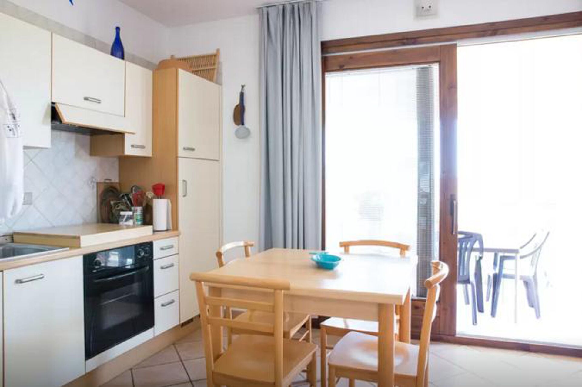 House with garden in Coral Harbour, close to the sea, for families and not only