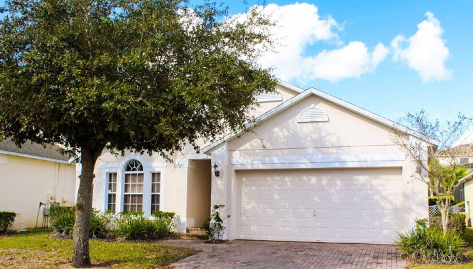 Gorgeous 3/2 Private Pool Home, Sleeps 7