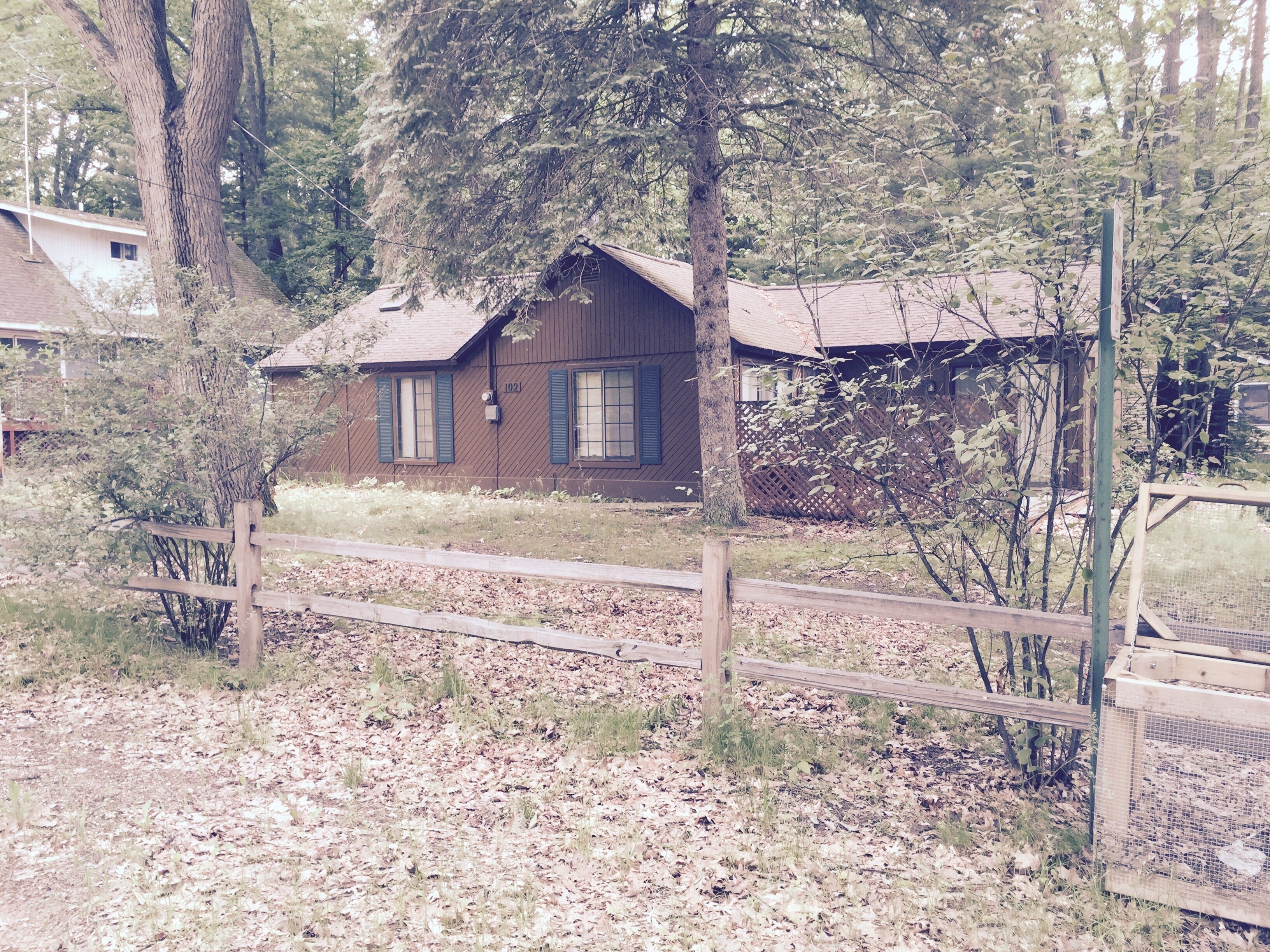 Higgins Lake Cabin ! Come enjoy the summer .