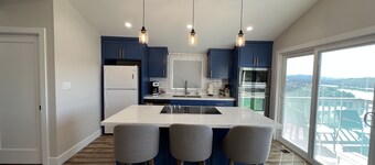 Sweeping Lake View, newly remodeled home and pet friendly!