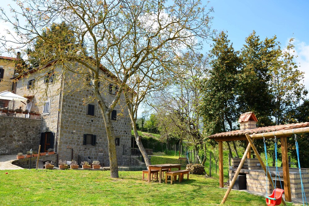 Apartment IL NOCEv at CASALE RAMPINO