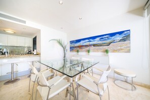 Dining - Luxury 2BR with Infinity Pool & Private Beach Club (Playa del Carmen)