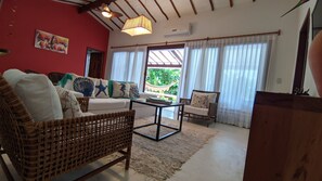 Smart TV, DVD player, books, stereo - Curuipe Beach House (Porto Seguro)