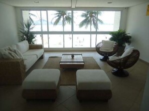 TV, console de videogame