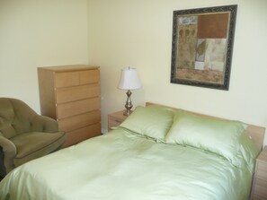2 bedrooms, iron/ironing board, WiFi, bed sheets