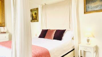 2 quartos, escrivaninha, quartos à prova de som