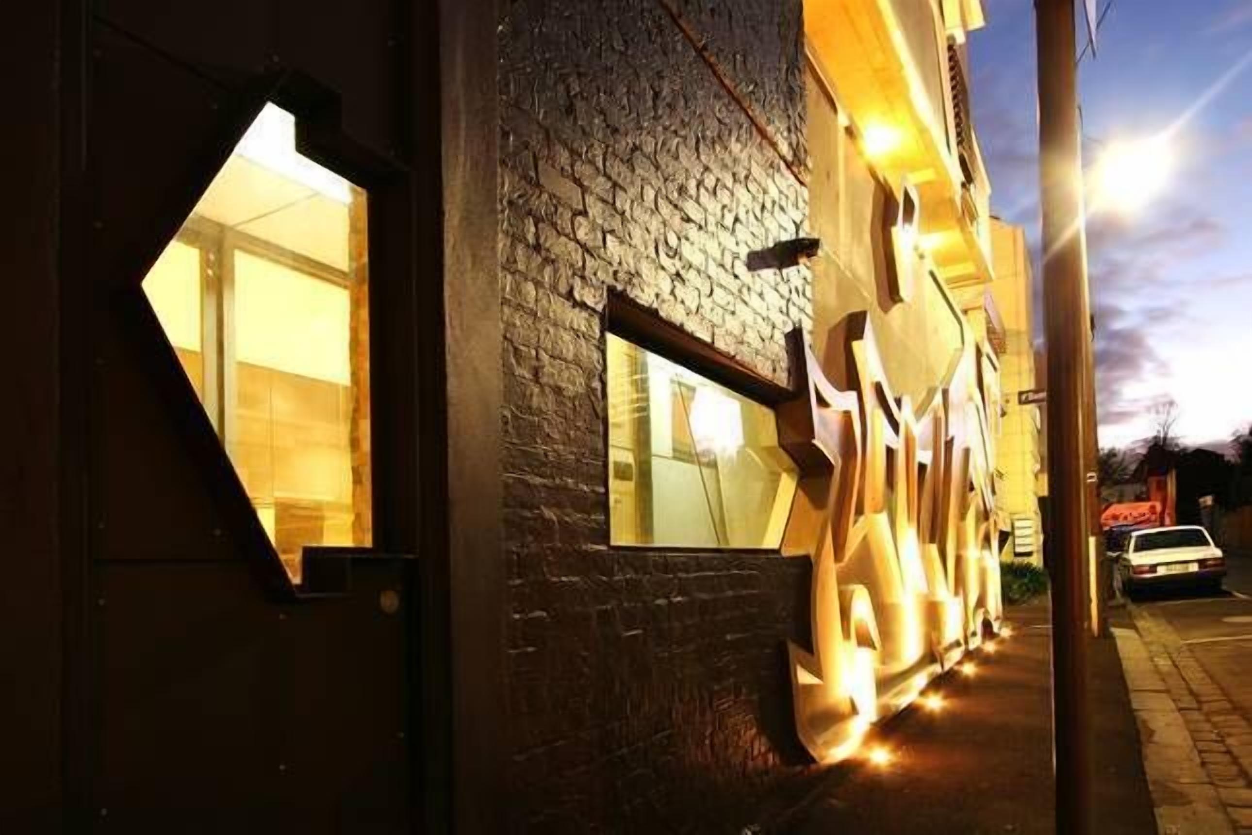 The Hive Graffiti Apartments — image 18