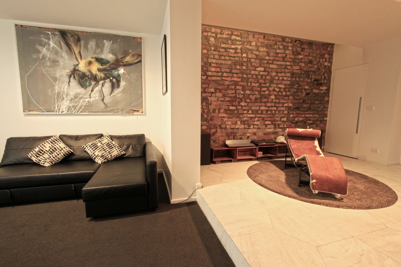 The Hive Graffiti Apartments — image 3