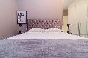 1 Schlafzimmer, Schreibtisch, Bügeleisen/Bügelbrett, kostenloses WLAN