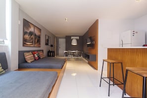 1 chambre, bureau, fer et planche à repasser, Wi-Fi gratuit