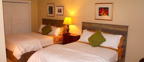 Fer et planche à repasser, Wi-Fi gratuit, draps fournis