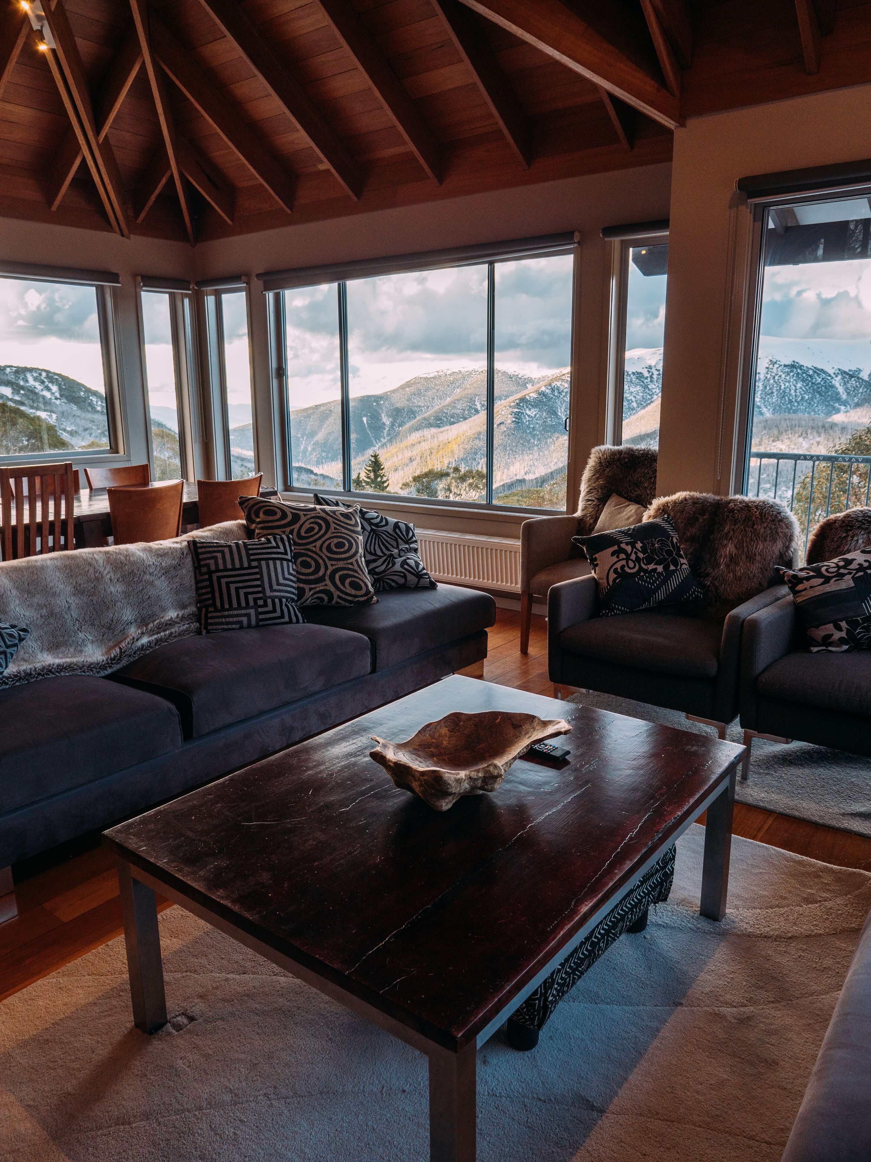 Snow Fall Lodge at Falls Creek  Ski In - Ski Out — image 12