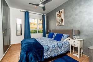 4 bedrooms, desk, iron/ironing board, travel crib