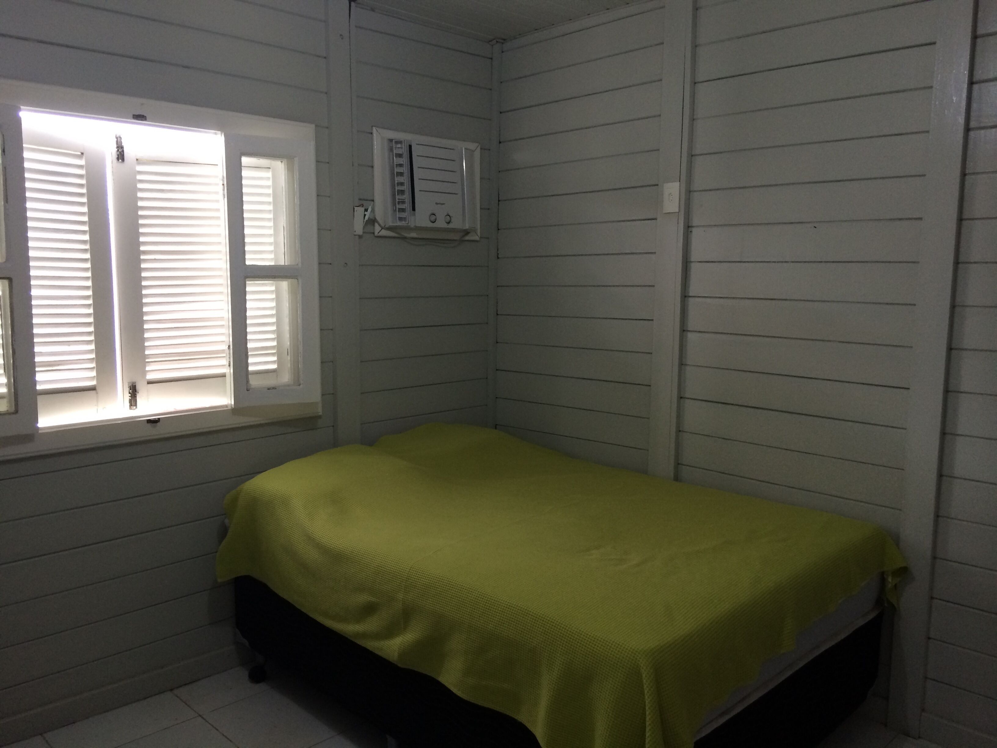 Large house with pool, barbecue, AR, 2 suites