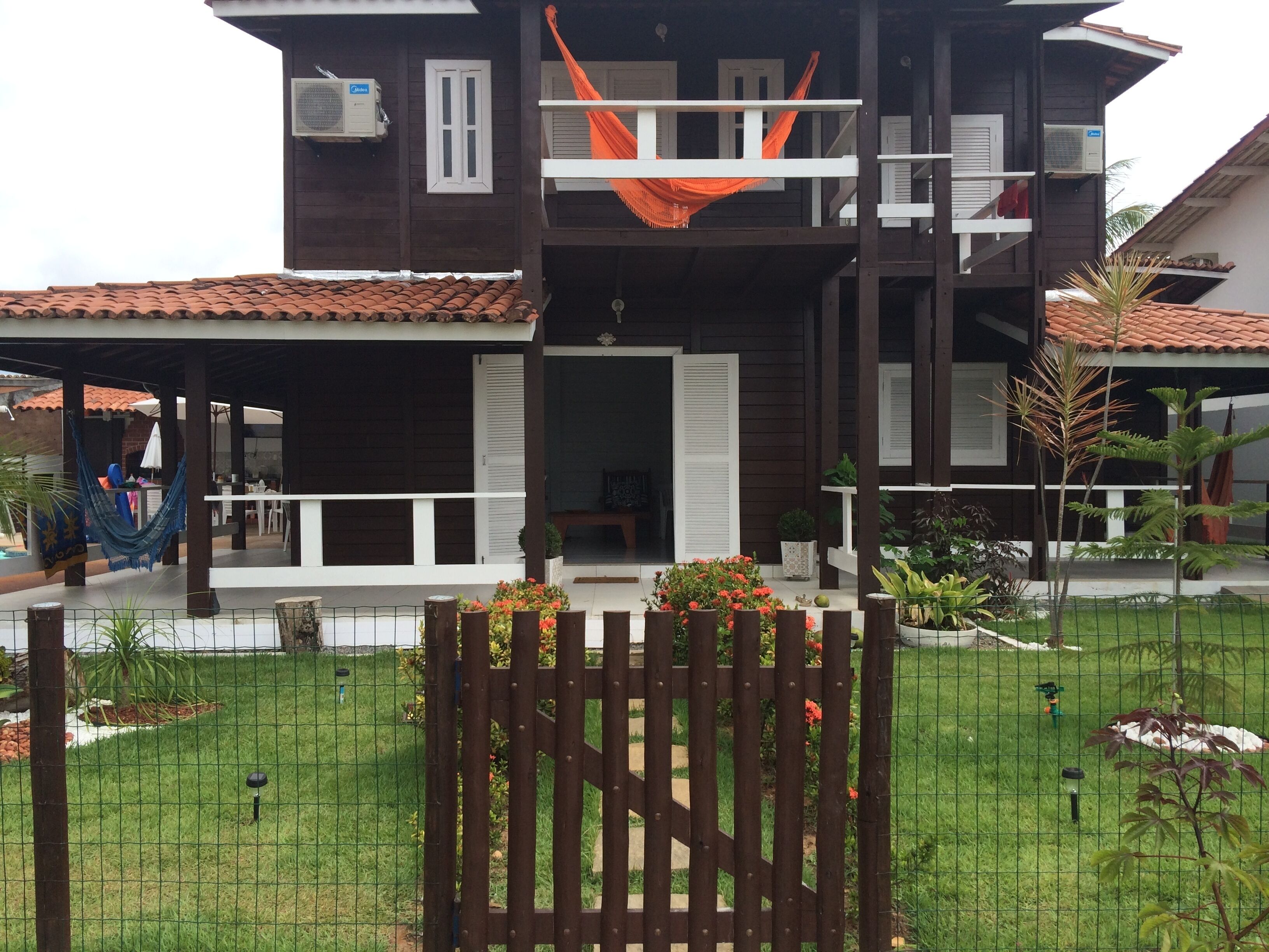 Large house with pool, barbecue, AR, 2 suites