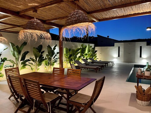 3 Rooms Villa, at 1min walking from the beach, A/A, free wifi