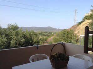 Outdoor dining - Beach house 800 meters from the beach in the medieval village, Family (Posada)