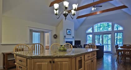 Beautiful, spacious lake home w/mooring & swim raft. Walk to shops & restaurants