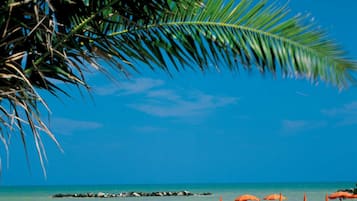 Liegestühle, Strandtücher