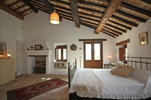 7 bedrooms, iron/ironing board, travel crib, free WiFi