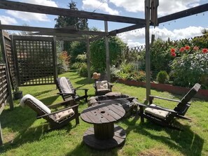 Property grounds - SORRY WE WILL BE CLOSED UNTIL FURTHER NOTICE. (Landéhen)