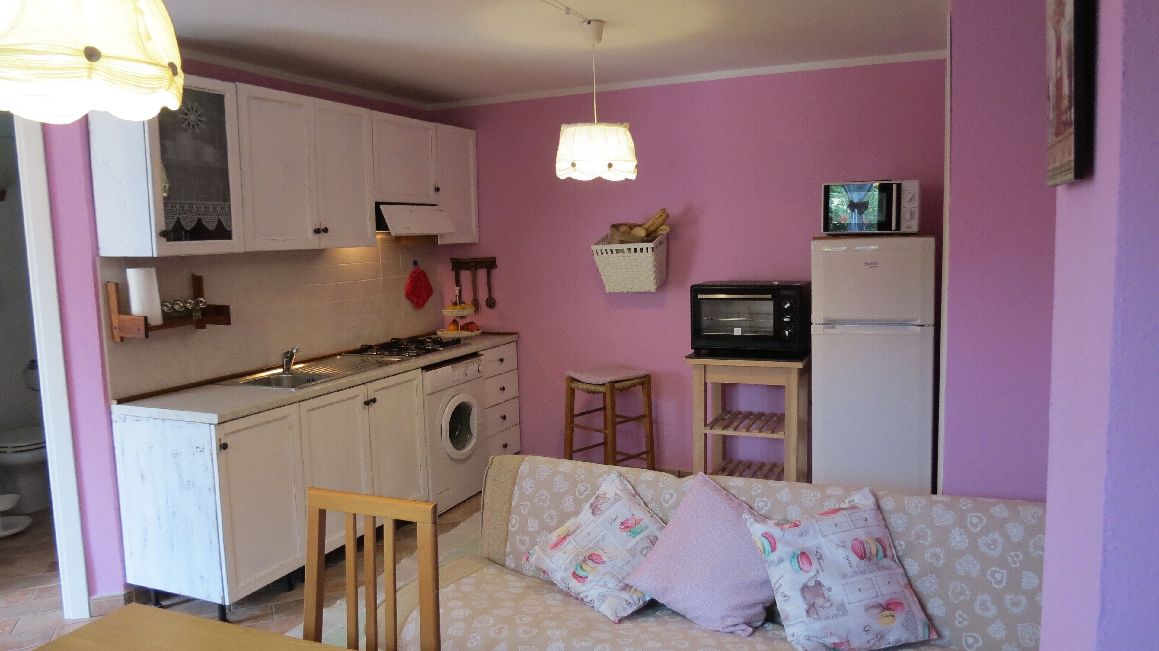 Taste of Provence! House with a garden.