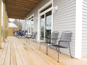 Outdoor dining - Oceanfront ADA Compliant Condo - TidePool (Southwest Harbor)