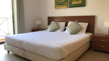 2 bedrooms, in-room safe, iron/ironing board, travel crib