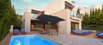 MODERN VILLA HEATED POOL & CLOSE TO PACHA, NOBU ,TALAMANCA BEACH , IBIZA TOWN,