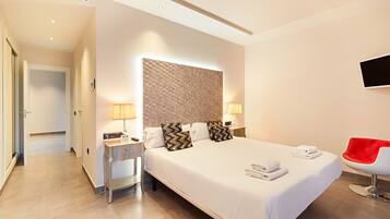 4 Schlafzimmer, Zimmersafe, Bügeleisen/Bügelbrett, Reisekinderbett