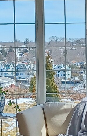 Interior - Best Waterviews & Walk to Town (Mystic)