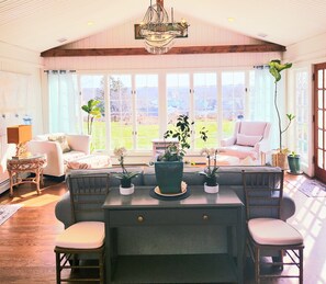 Smart TV, DVD player, books