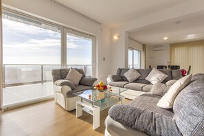 Smart TV, foosball, table tennis