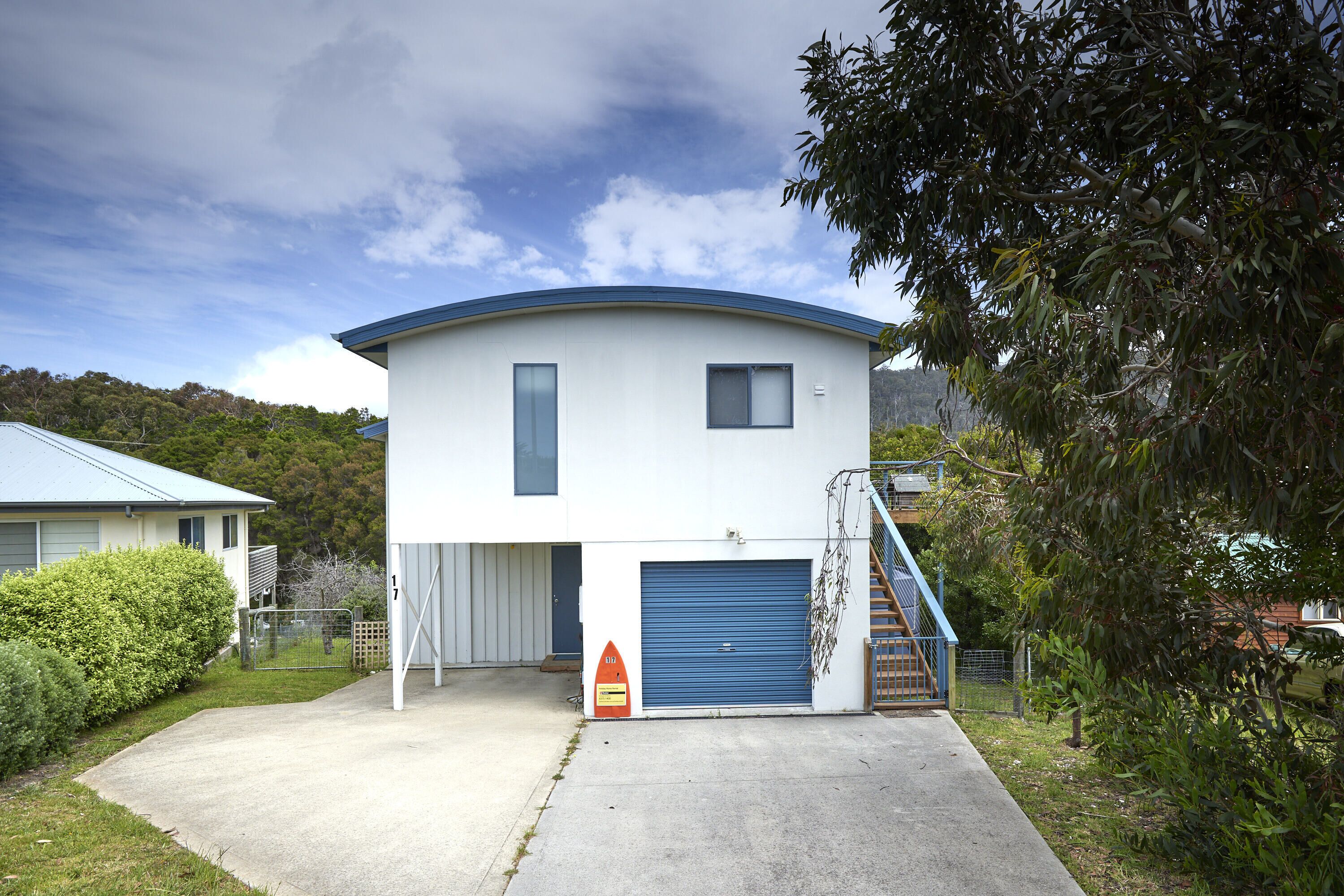 BICHENO BEACH HOUSE with Spa Bath