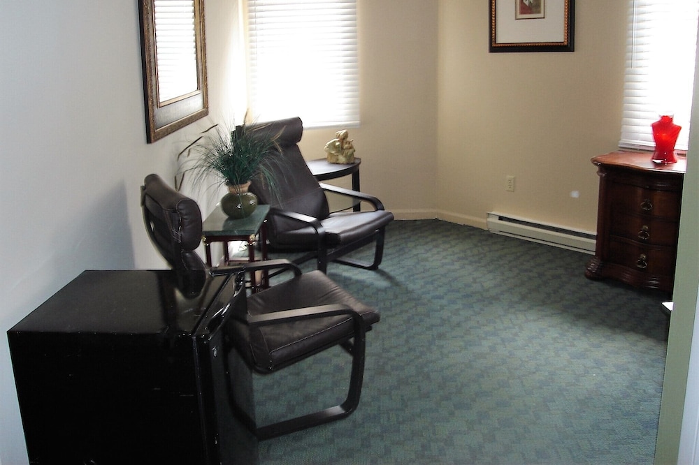 Studio apartments with kitchenette in the historic Appalachian town