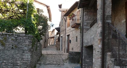 House in Macerino in the green Umbrian hills