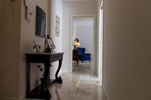 Interior - Luxury San Carlo apartment in the heart of Naples with sea view (Napoli)