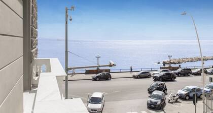 Luxury San Carlo apartment in the heart of Naples with sea view