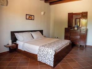 3 Schlafzimmer, Schreibtisch, schallisolierte Zimmer