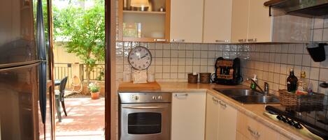 Fridge, microwave, oven, stovetop