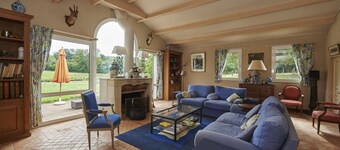 Cottage House with view on a castle