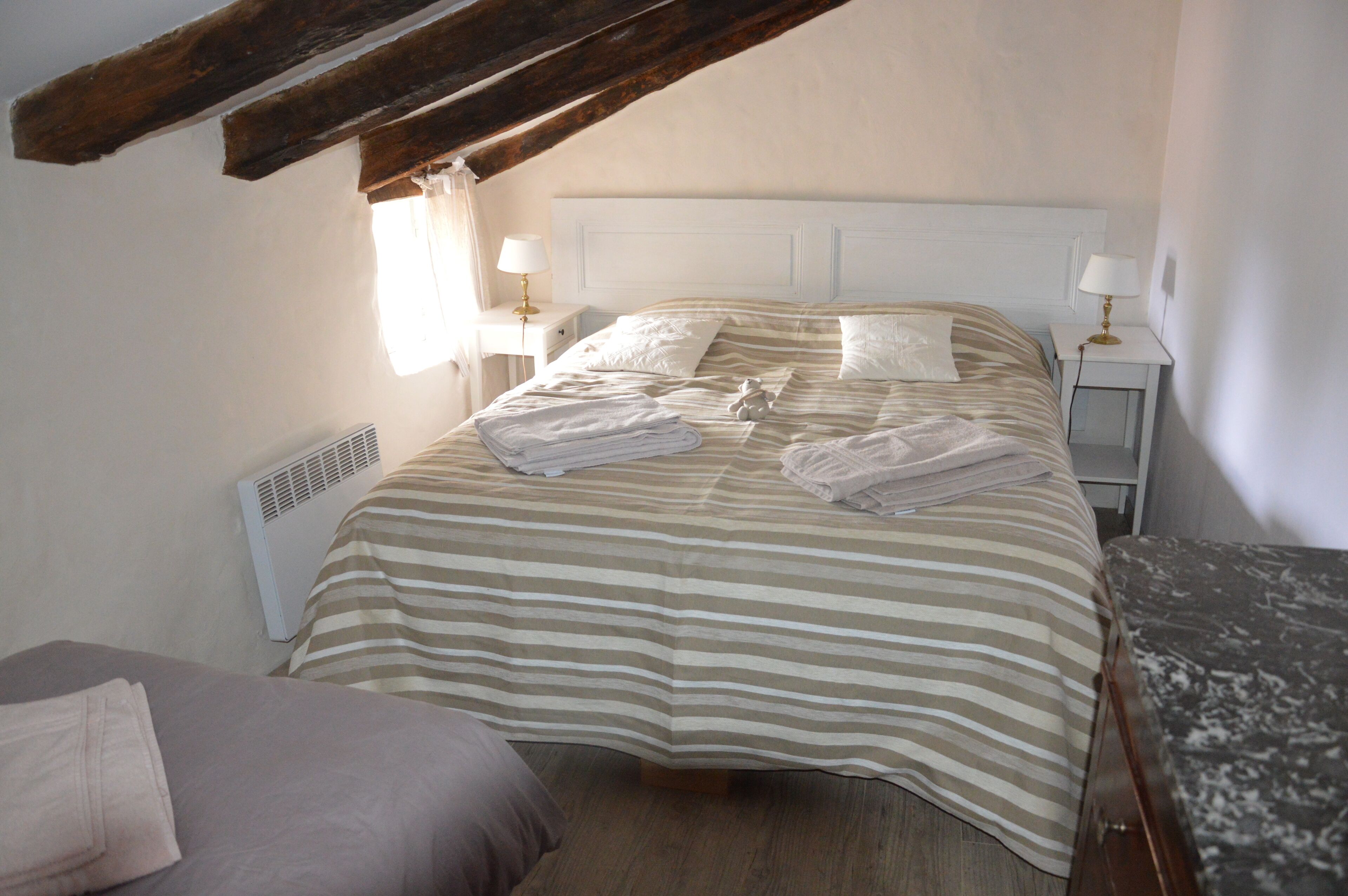 B & B in Hamlet house between the Ventoux and the plain