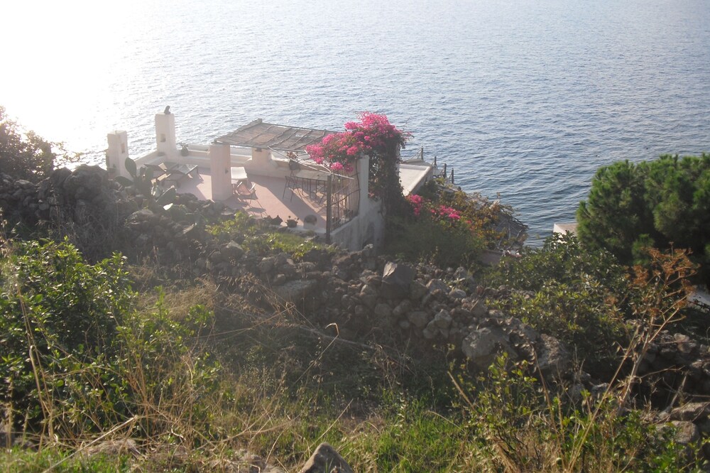 Beautiful place 35 steps from the beach