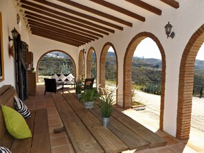 Outdoor dining - Large Andalucian villa with pool, stunning views and privacy (Sedella)