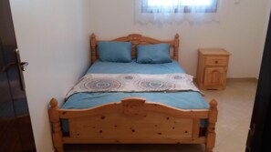 2 bedrooms, iron/ironing board, free WiFi, bed sheets